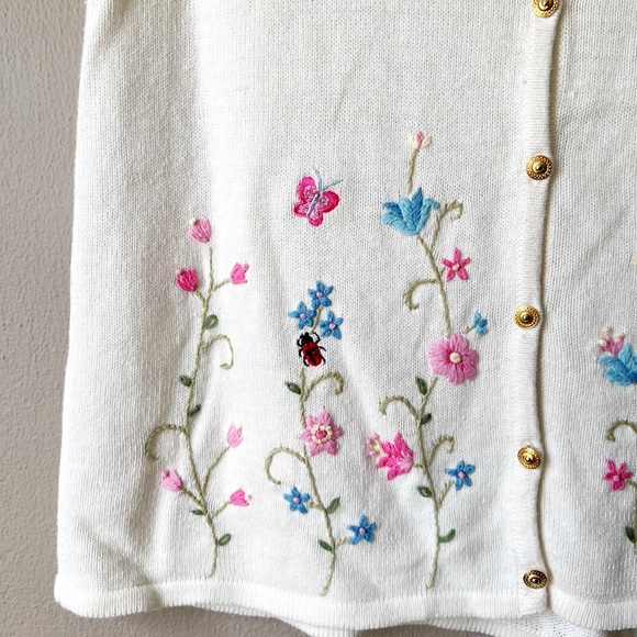 Vintage floral garden embroidered and beaded sweater vest - Picture 4 of 9